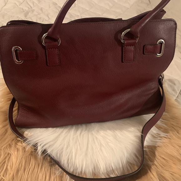 MICHAEL KORS BURGUNDY BAG. - Picture 3 of 8